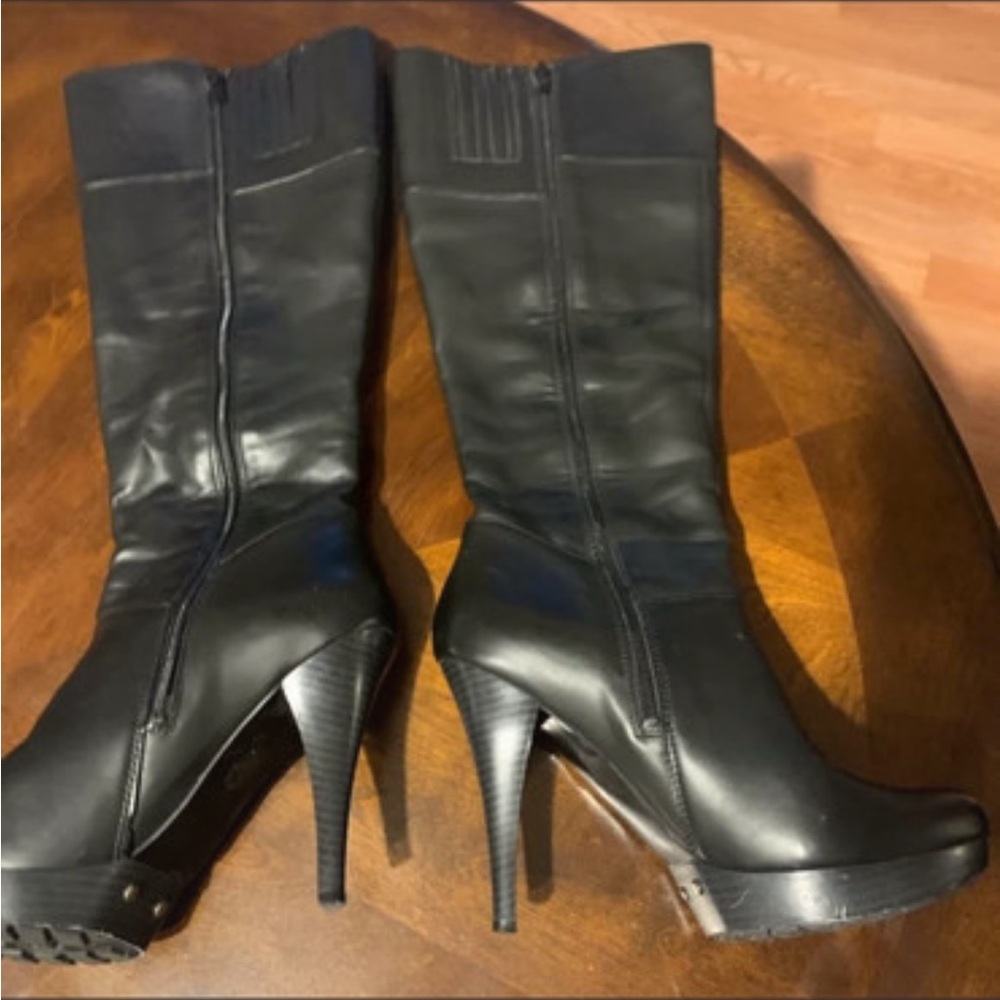 Woman boot used high heel